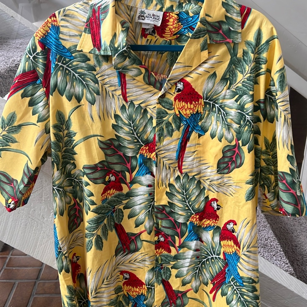 Aloha Republic Yellow Tropical Parrot Print Button-Down Shirt